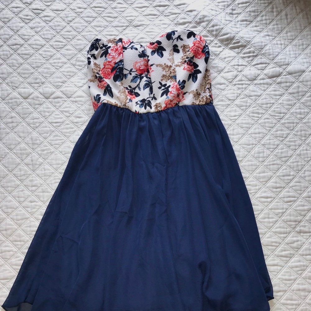 Strapless dress